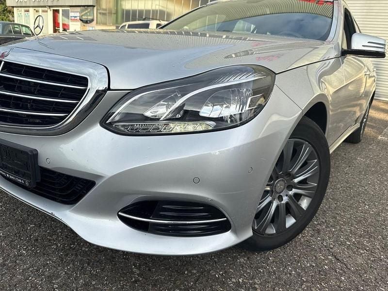 Silber Gebraucht 2015 Mercedes E220 Edition Kombi | 12.690 € (Guter Preis) - Bild 1/4