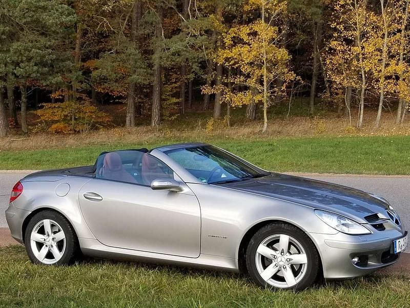 Second-hand Mercedes SLK200 163 CP (119 kW) 2004 Argintiu Cabrio