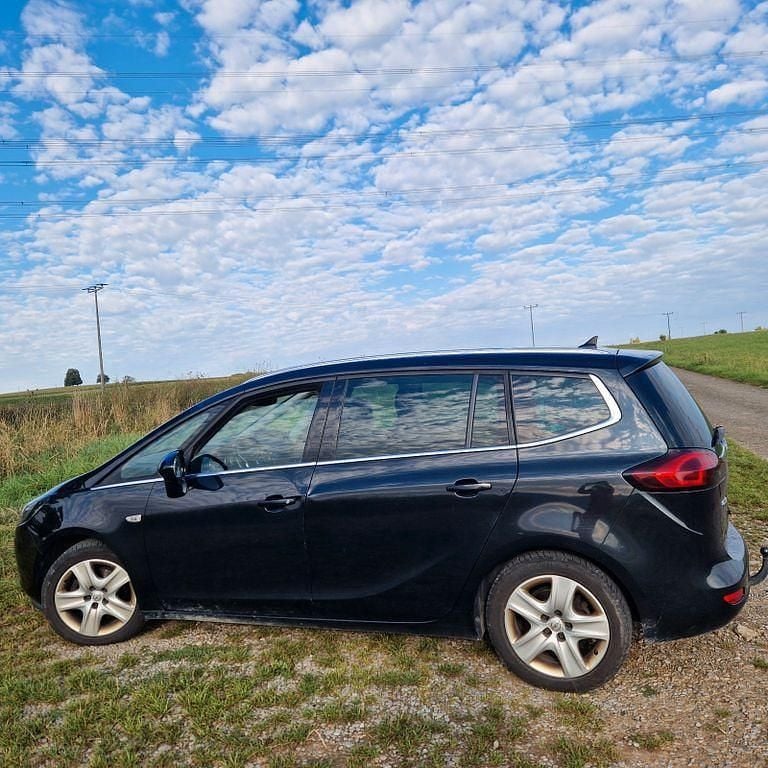 Schwarz Gebraucht 2013 Opel Zafira Tourer Innovation Van / Kleinbus | 5.500 € (Superpreis) - Bild 1/4