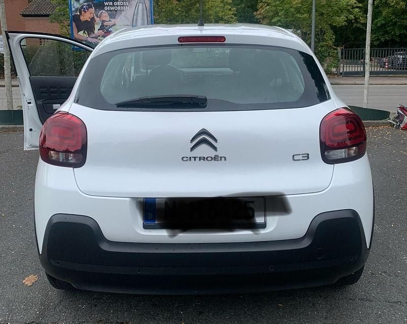 Weiß Gebraucht 2021 Citroën C3 Feel Kleinwagen | 8.800 € (Guter Preis) - Bild 1/4