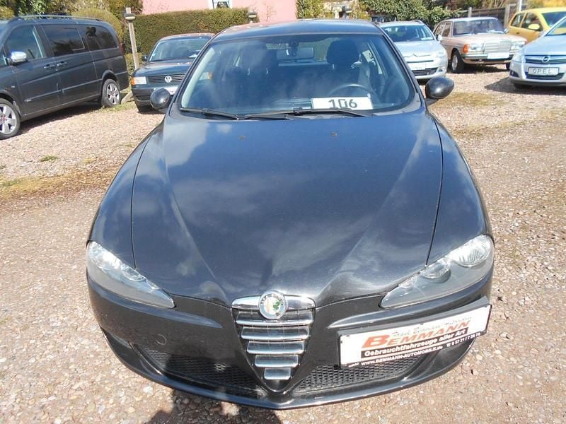 Gebraucht Alfa Romeo 147 105 PS (77 kW) 2006 Schwarz Kleinwagen