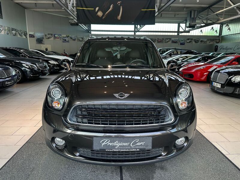Grau Gebraucht 2016 Mini Cooper Countryman Chili SUV | 12.949 € (Fairer Preis) - Bild 1/4