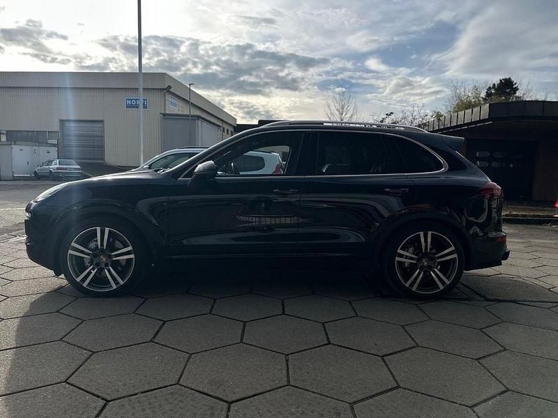Gebraucht Porsche Cayenne S Sport 385 PS (283 kW) 2016 Tiefschwarzmetallic SUV