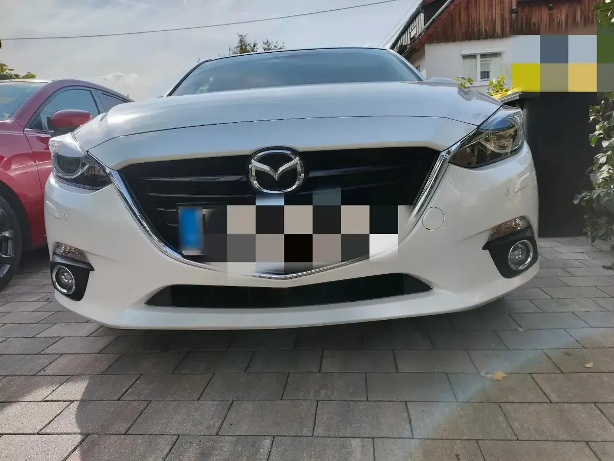 Gebraucht Mazda 3 Sports-Line 120 PS (88 kW) 2015 Weiß Limousine