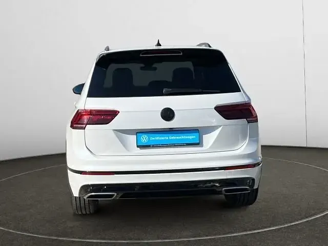 Gebraucht VW Tiguan Highline 230 PS (169 kW) 2020 Oryxwhite perlmutteffekt SUV