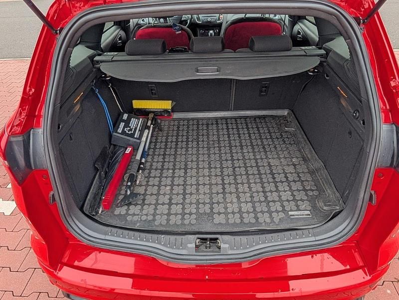 Gebraucht Ford Focus ST-Line 182 PS (133 kW) 2018 Rot Kombi