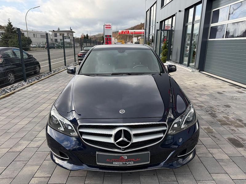 Second-hand Mercedes E250 211 CP (155 kW) 2014 Albastru Berlinǎ