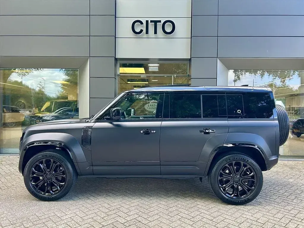 Neu Land Rover Defender 635 PS (467 kW) 2026 Schwarz SUV