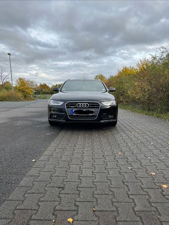 Gebraucht Audi A4 Sport 177 PS (130 kW) 2013 Schwarz Limousine