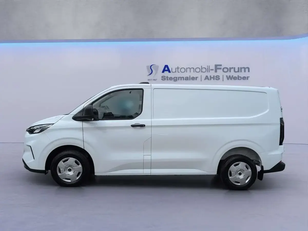 Usado Ford Transit Custom Trend 136 HP (100 kW) 2024 Branco Sedan