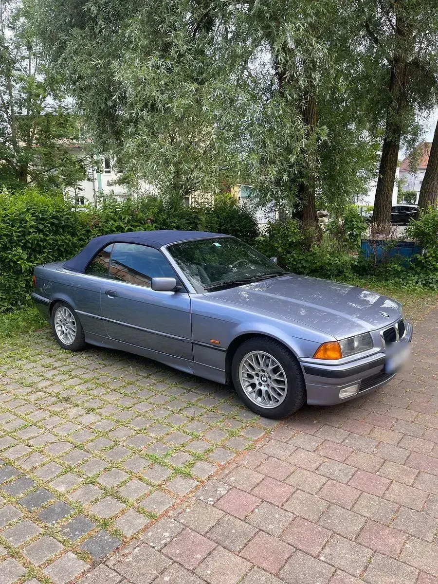 Gebraucht BMW 320 Cabriolet 150 PS (110 kW) 1997 Blau Cabrio