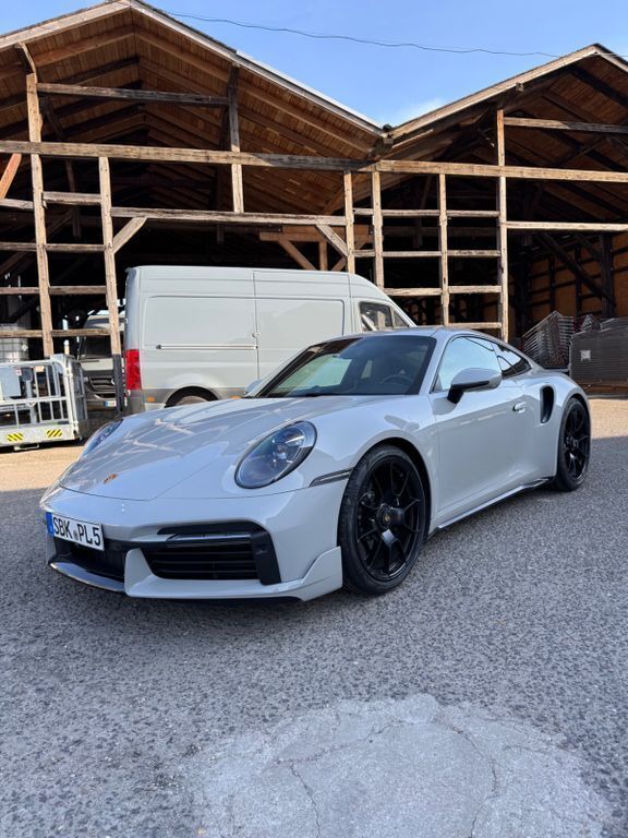Grau Gebraucht 2023 Porsche 992 Coupé | 209.990 € (Superpreis) - Bild 1/4