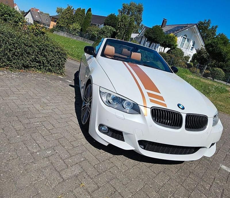 Weiß Gebraucht 2012 BMW 335 Cabriolet M Sport Cabrio | 22.000 € (Teuer) - Bild 1/4