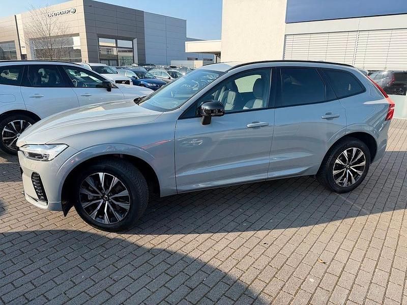Gebraucht Volvo XC60 Plus 197 PS (144 kW) 2024 Grau SUV