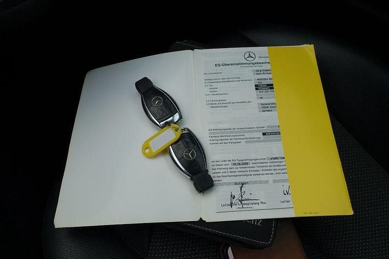 Gebraucht Mercedes CLK220 150 PS (110 kW) 2006 Schwarz Coupé