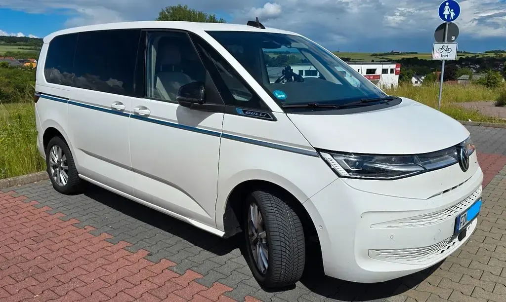 Gebraucht VW Multivan Style 204 PS (150 kW) 2023 Weiß Van / Kleinbus