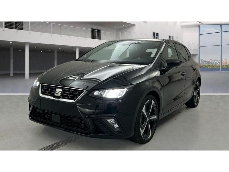 Mitternachtsschwarz (metallic) Gebraucht 2024 Seat Ibiza FR Limousine | 20.949 € (Fairer Preis) - Bild 1/4