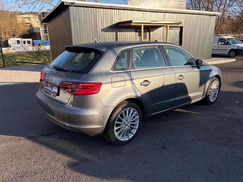 Gebraucht Audi A3 Ambiente 150 PS (110 kW) 2013 Grau Limousine