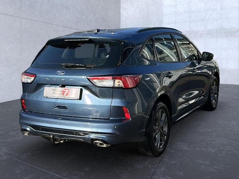 Gebraucht Ford Kuga ST-Line 120 PS (88 kW) 2023 Chromablau (metallic) SUV
