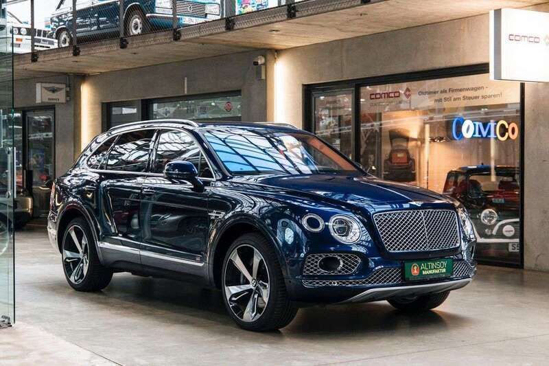 Dark spphire Gebraucht 2016 Bentley Bentayga Mulliner SUV | 110.000 € (Teuer) - Bild 1/4