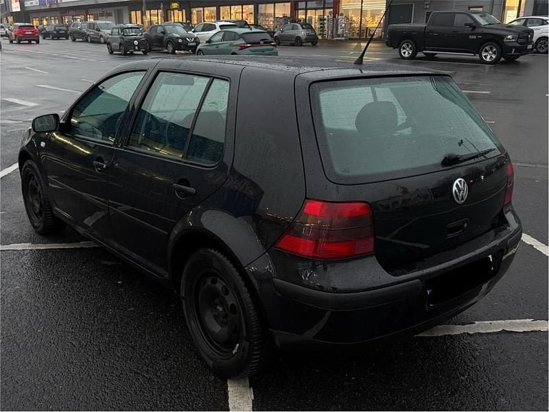 Schwarz Gebraucht 2002 VW Golf IV Edition Kleinwagen | 1.690 € (Guter Preis) - Bild 1/4