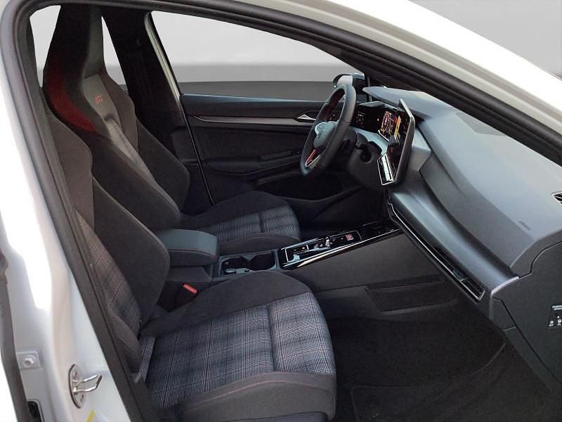 Neu VW Golf VIII GTI 265 PS (194 kW) 2026 Pure white schwarz Limousine