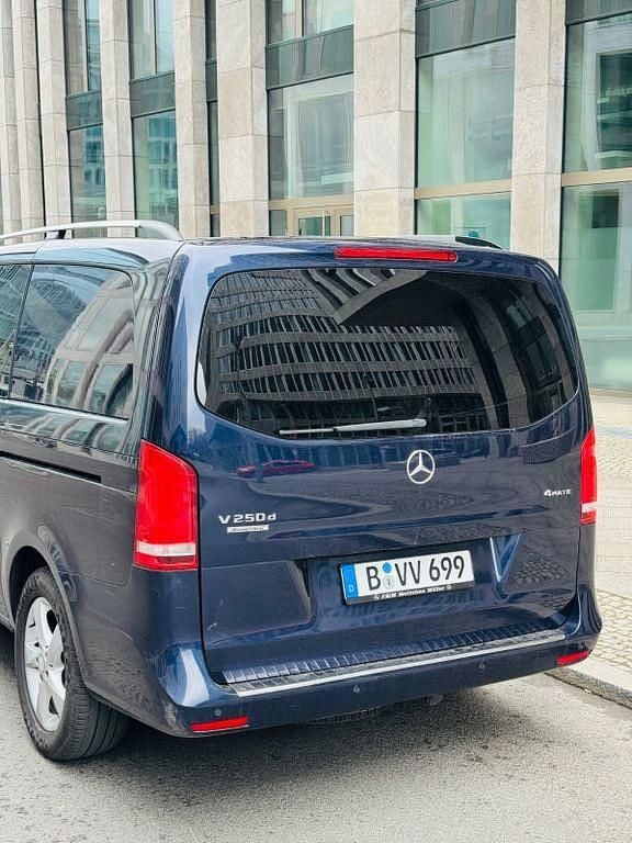 Gebraucht Mercedes E250 190 PS (139 kW) 2019 Blau Pickup