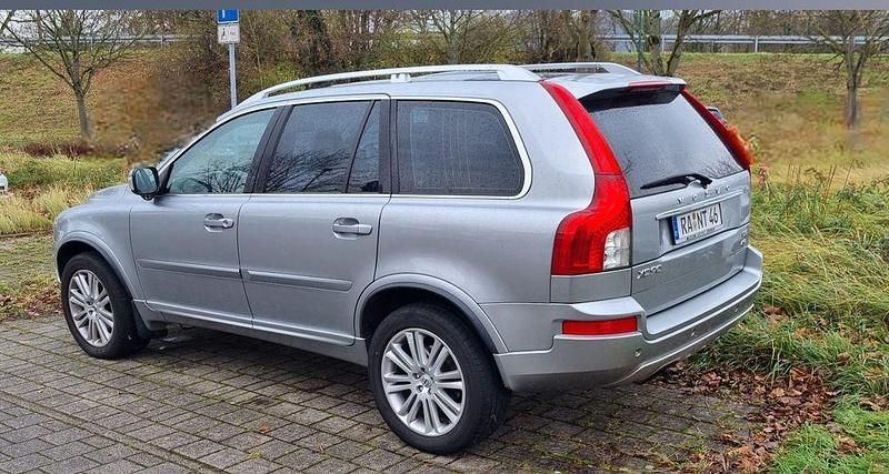 Silber Gebraucht 2012 Volvo XC90 Momentum SUV | 14.600 € (Teuer) - Bild 1/4