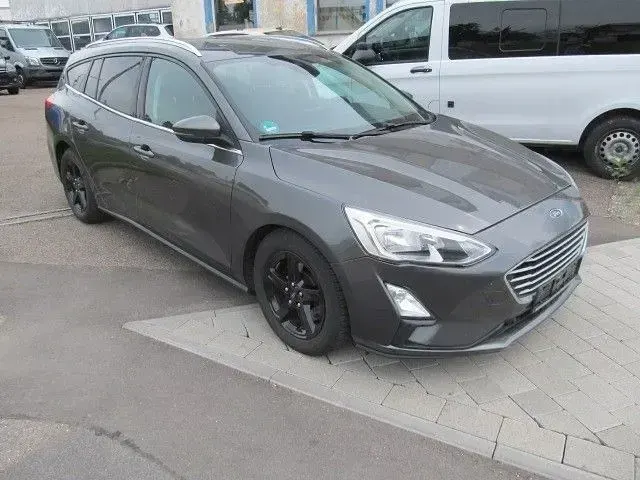Gebraucht Ford Focus 120 PS (88 kW) 2018 Grau Limousine