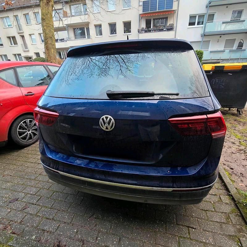Gebraucht VW Tiguan 193 PS (141 kW) 2019 Blau SUV