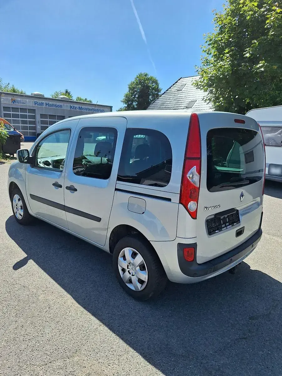 Gebraucht Renault Kangoo Expression 106 PS (77 kW) 2008 Silber Van / Kleinbus