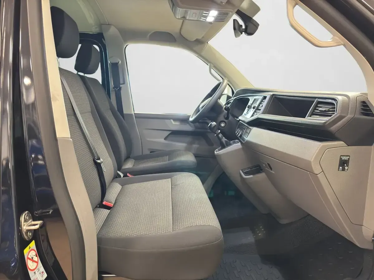 Gebraucht VW T6.1 150 PS (110 kW) 2020 Deep black perleffekt (metallic) Van