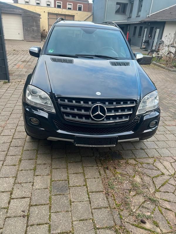 Gebraucht Mercedes ML350 272 PS (200 kW) 2009 Schwarz SUV