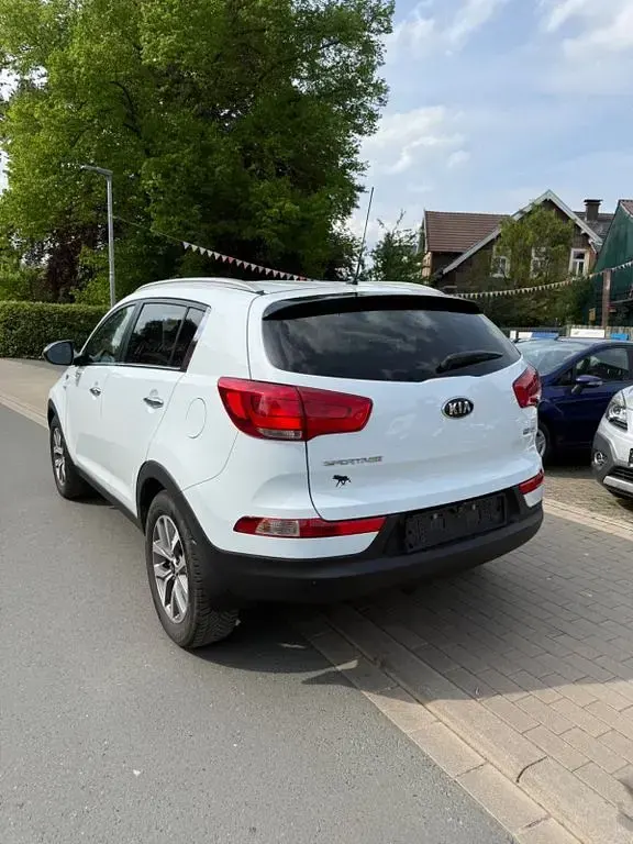 Gebraucht Kia Sportage Attract 135 PS (99 kW) 2015 Weiß SUV