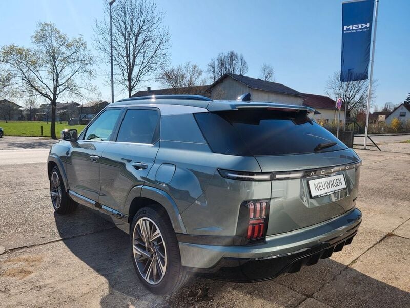 Neu SsangYong Actyon 163 PS (119 kW) 2025 Grün SUV