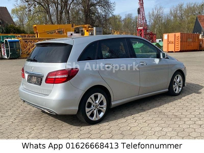 Gebraucht Mercedes B220 177 PS (130 kW) 2017 Silber Van / Kleinbus
