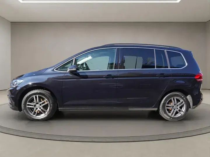 Gebraucht VW Touran Comfortline 150 PS (110 kW) 2022 Schwarz Van / Kleinbus