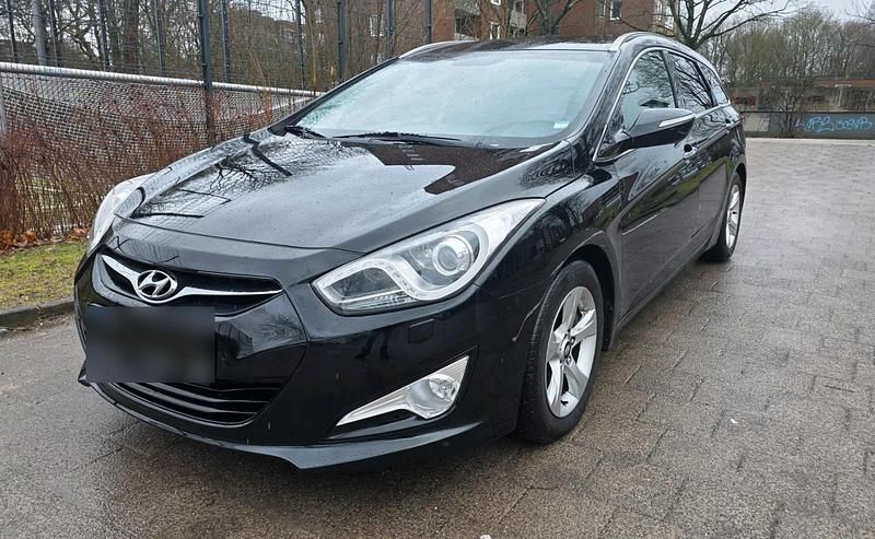 Gebraucht Hyundai i40 136 PS (100 kW) 2013 Schwarz Kombi