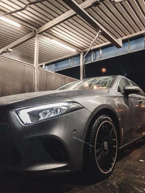 Grau Gebraucht 2018 Mercedes A200 Limousine | 19.500 € (Fairer Preis) - Bild 1/4