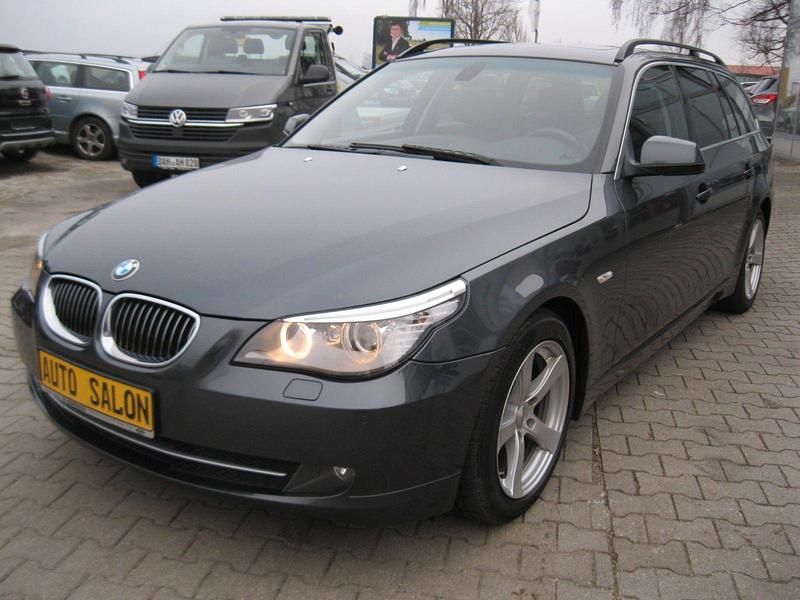 Gebraucht BMW 523 Exclusive 190 PS (139 kW) 2009 Grau Kombi