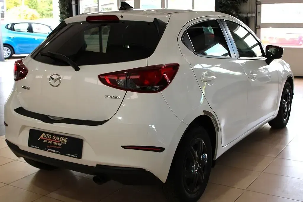 Gebraucht Mazda 2 Active 75 PS (55 kW) 2021 Weiß Limousine