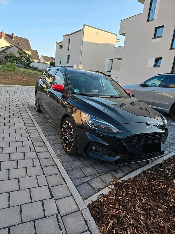 Gebraucht Ford Focus ST 182 PS (133 kW) 2019 Schwarz Kombi