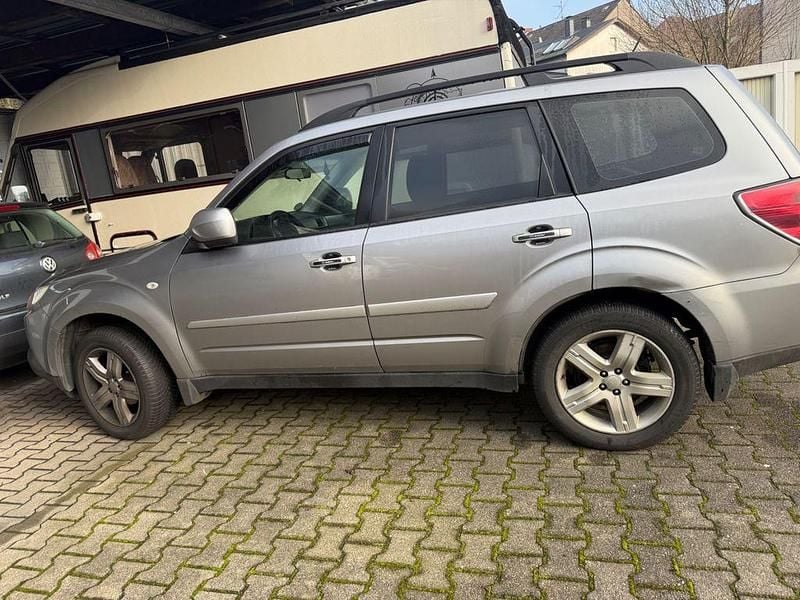 Gebraucht Subaru Forester 171 PS (125 kW) 2010 Grau SUV