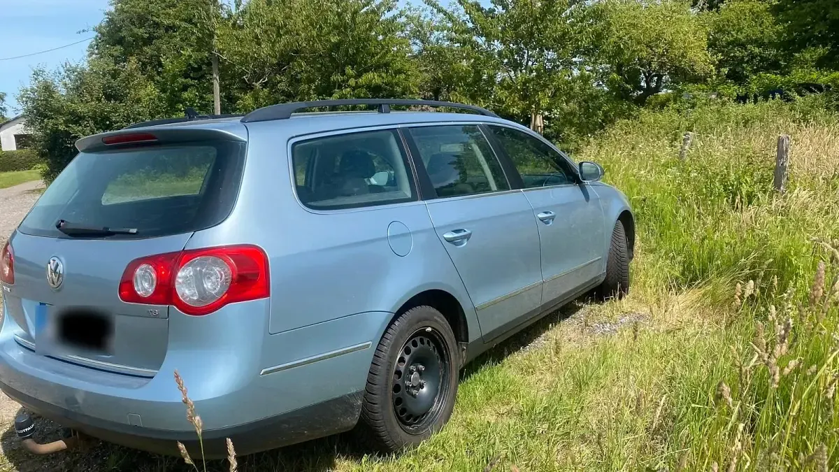 Gebraucht VW Passat 122 PS (89 kW) 2009 Blau Kombi
