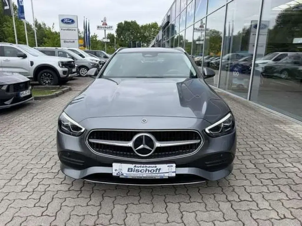 Gebraucht Mercedes C200 Avantgarde 204 PS (150 kW) 2022 Selenitgrau metallic (metallic) Kombi