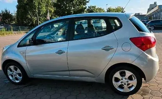 Gebraucht Kia Venga 125 PS (91 kW) 2011 Grau Kleinwagen