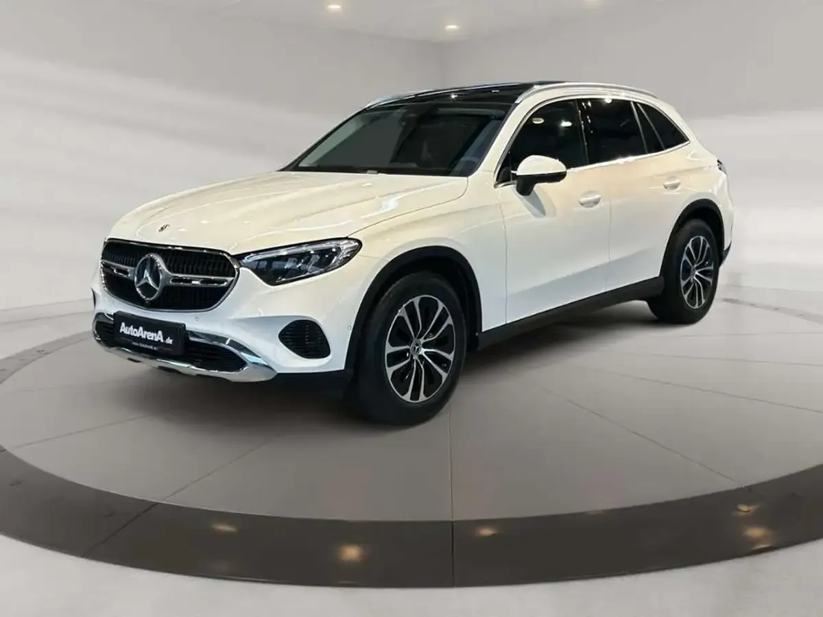 Gebraucht Mercedes GLC220 Avantgarde 197 PS (144 kW) 2025 Weiß SUV