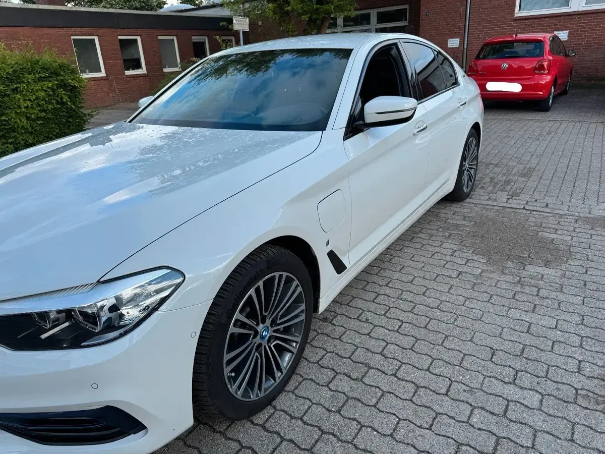 Gebraucht BMW 530e Sport Line 252 PS (185 kW) 2018 Weiß Limousine