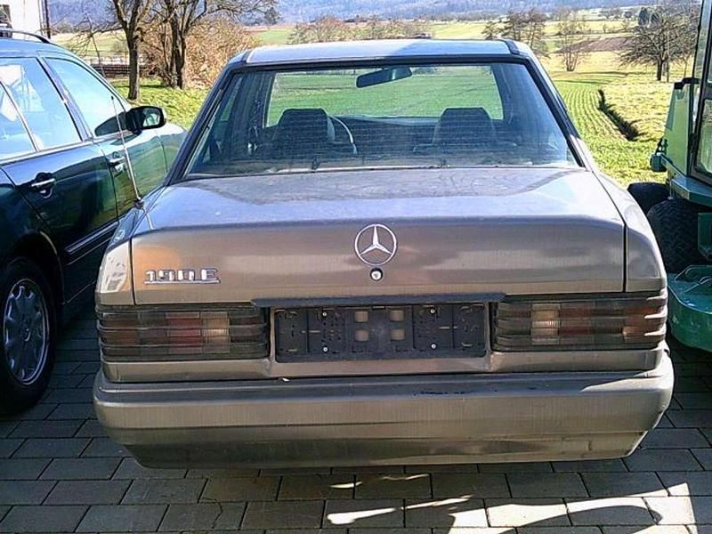 Gebraucht Mercedes 190 109 PS (80 kW) 1990 Grau Limousine