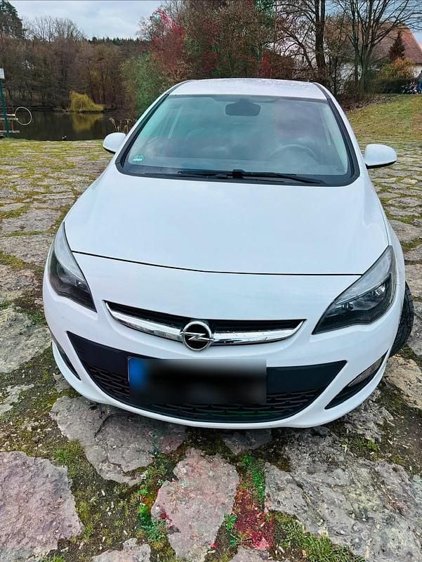 Gebraucht Opel Astra 120 PS (88 kW) 2014 Weiß Limousine